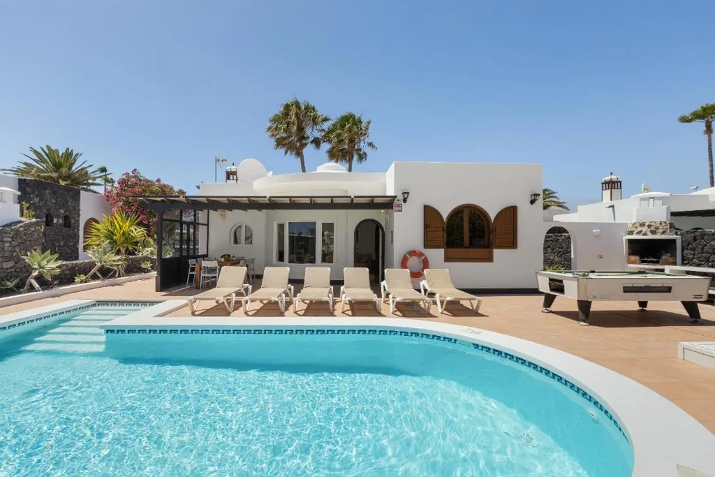 Villa — Villa Alisa