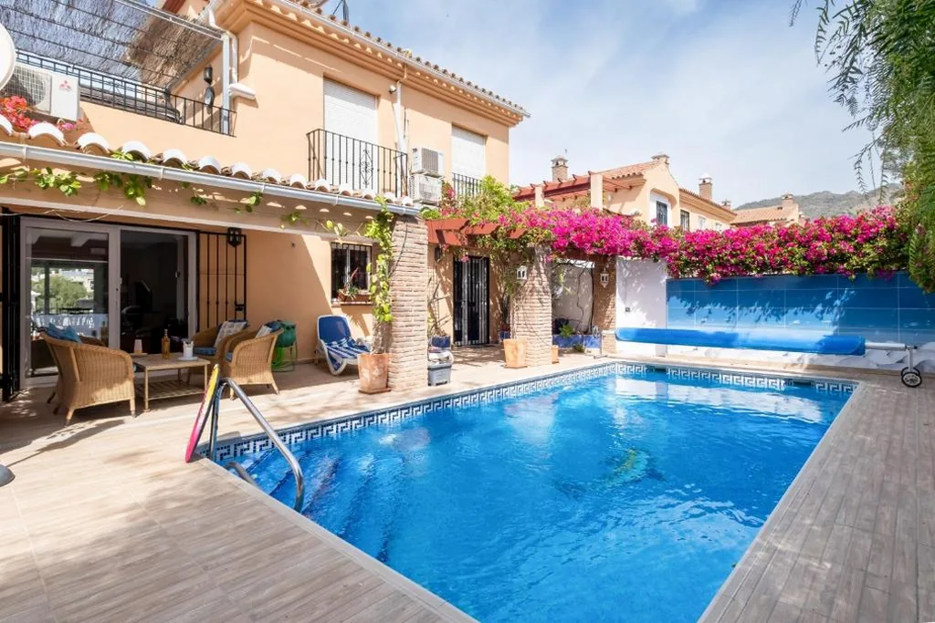 Villa mit Meerblick — Villa Aljamar Burriana Beach Nerja