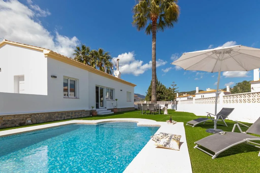 Villa — Villa Almendro - Costa CarpeDiem