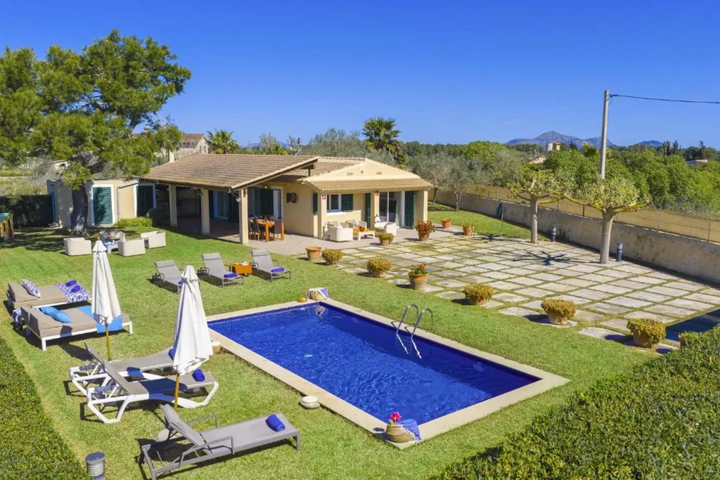 Villa con piscina privata — Villa Ambient / Sa Finqueta