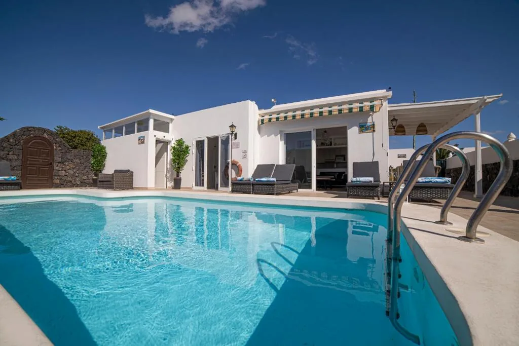 Villa mit 3 Schlafzimmern — Villa Amigo