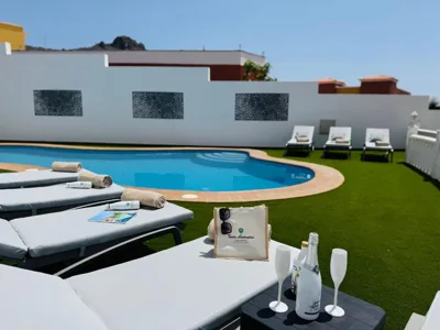 Villa Amorio a spacious modern getaway with a private heated pool & Sea Views — foto 4