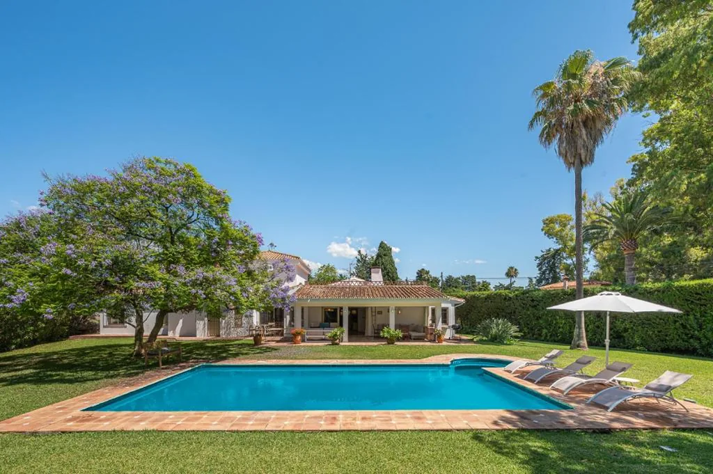 Villa — Villa amplia con piscina privada ideal familias y grupos