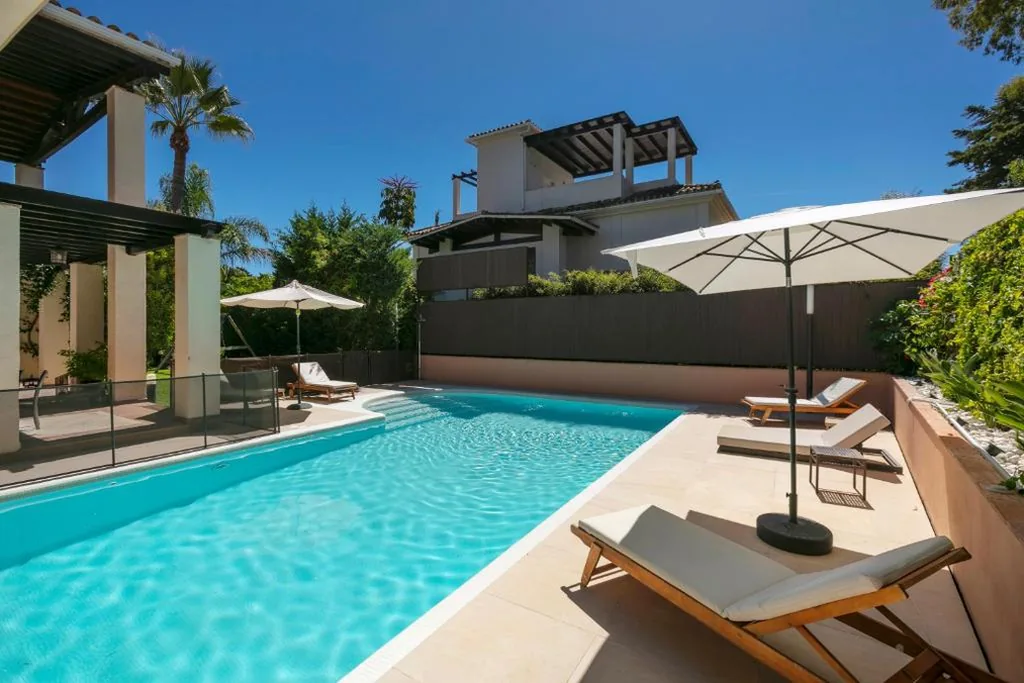 Villa — Villa Ana