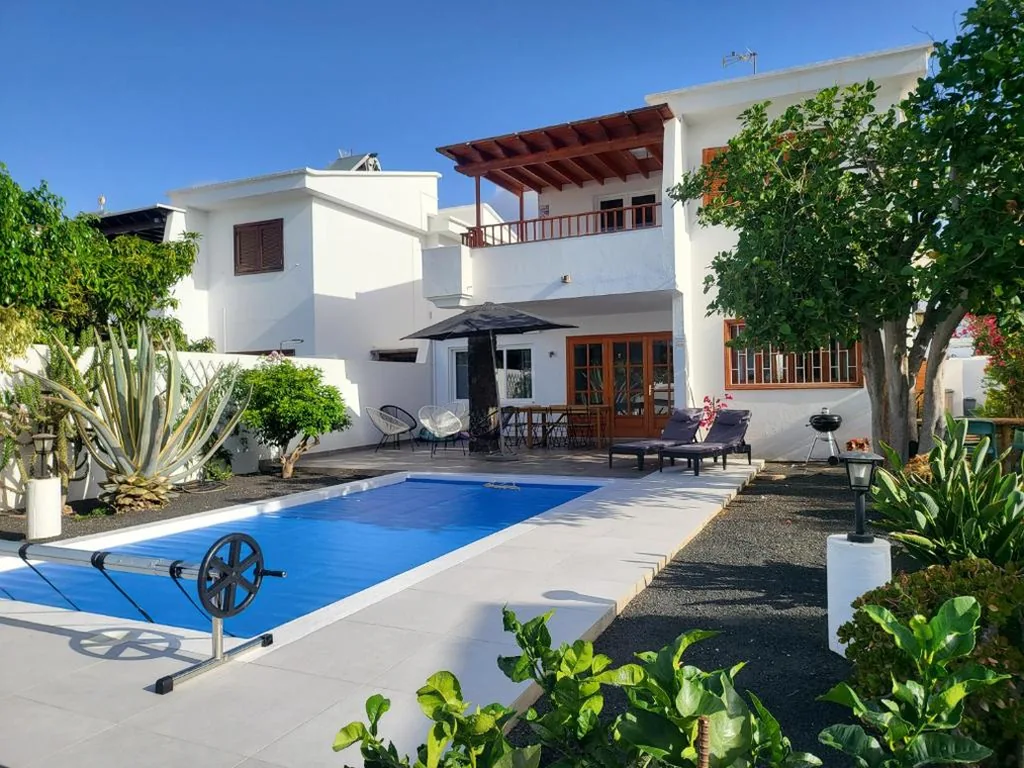Villa — VILLA ANNA With heated pool