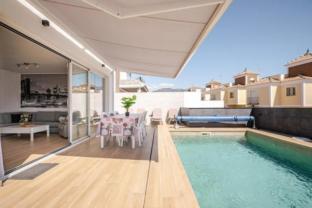 一軒家 — Villa Antonia Mar - Private & Heated Pool - Punta Lara Nerja