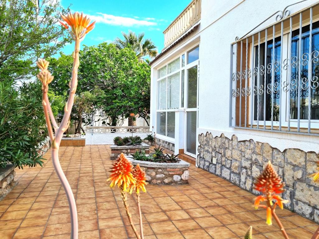 Villa Aquamarina 650 m vom Meer, Casa in Miami Platja, Ferienhaus mit Garten, WLAN, Garage, Terrasse, Grill