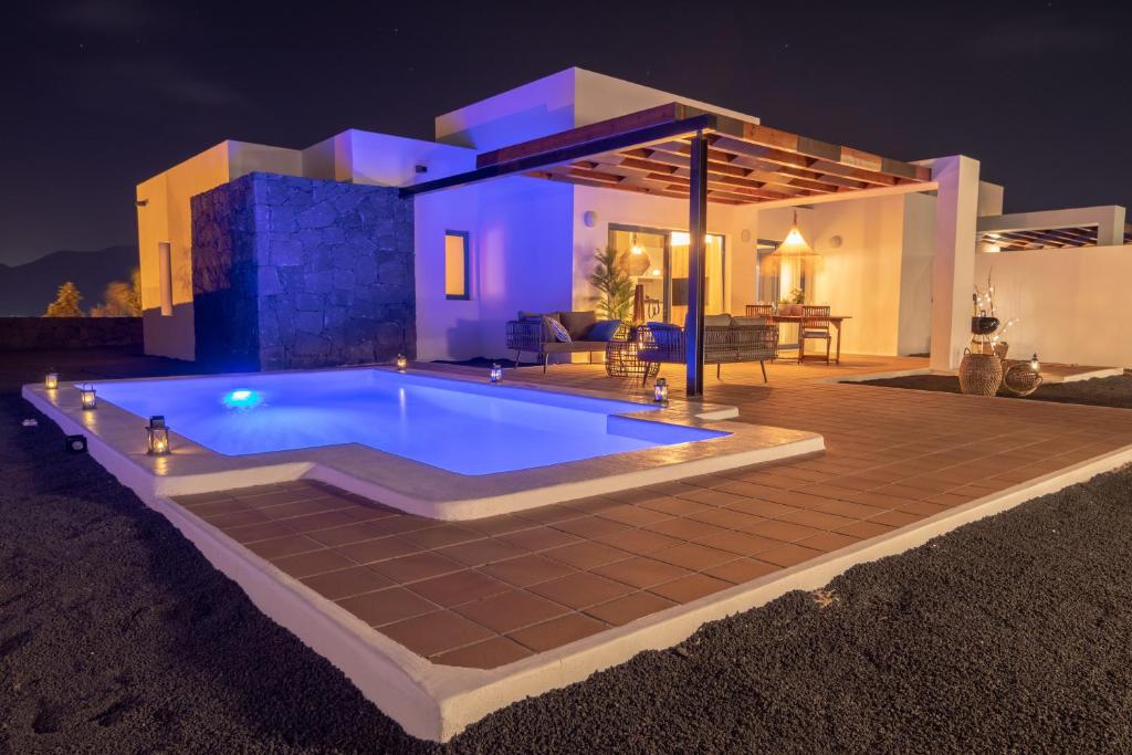Villa Arai by Villalia