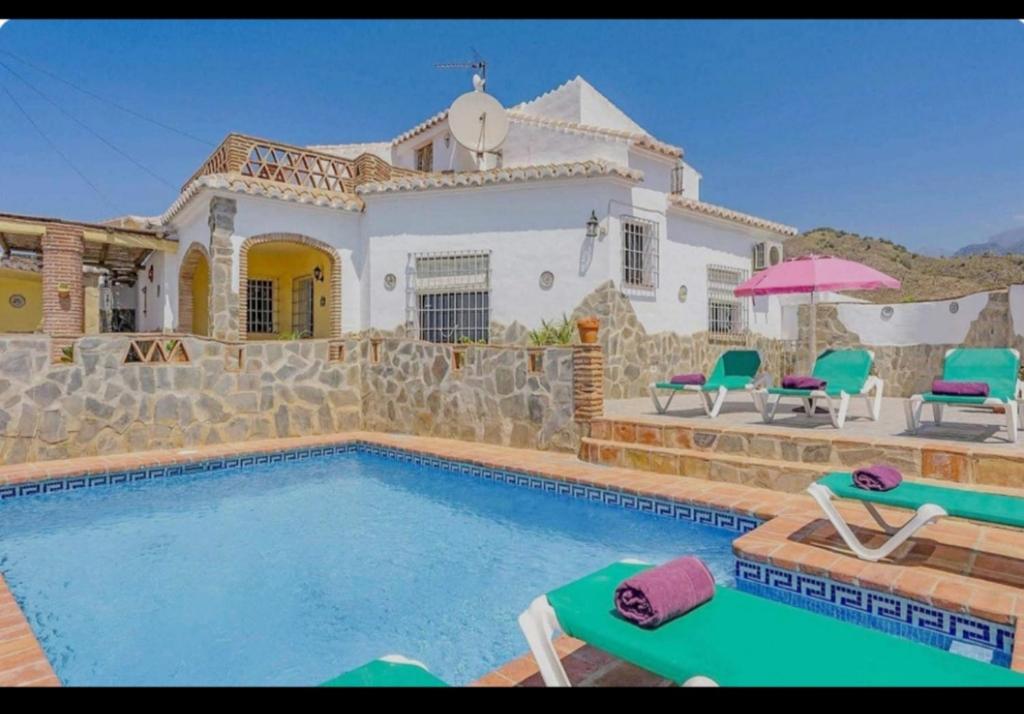 Villa Aránzazu with private pool