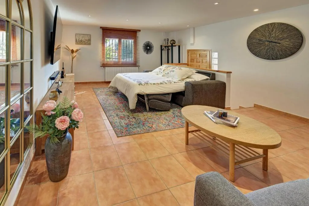 VILLA ARBUCIES with private pool