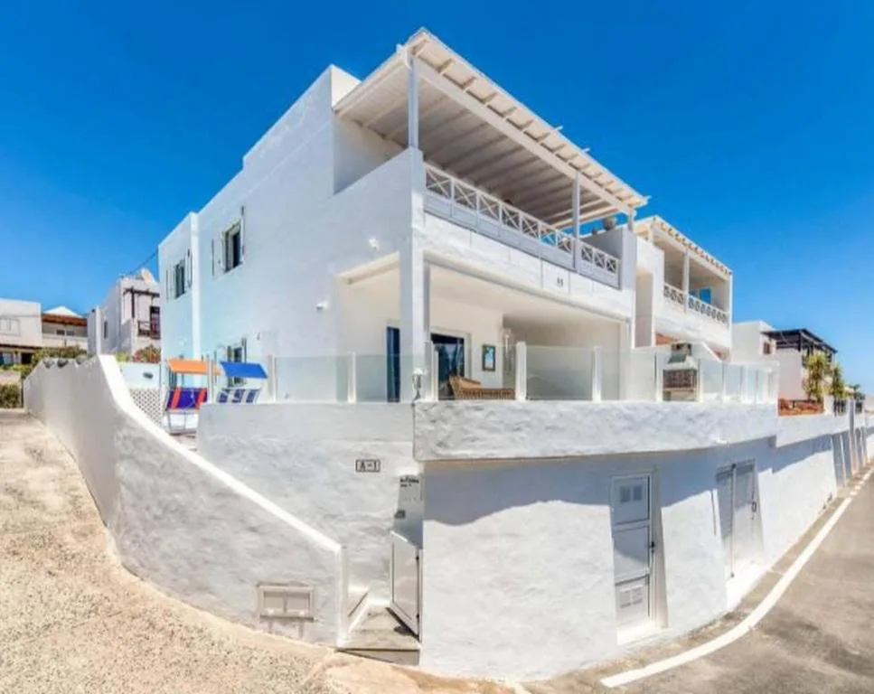 Villa — Villa Arcelia