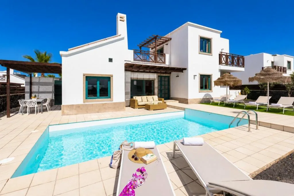 Villa — Villa Ariel