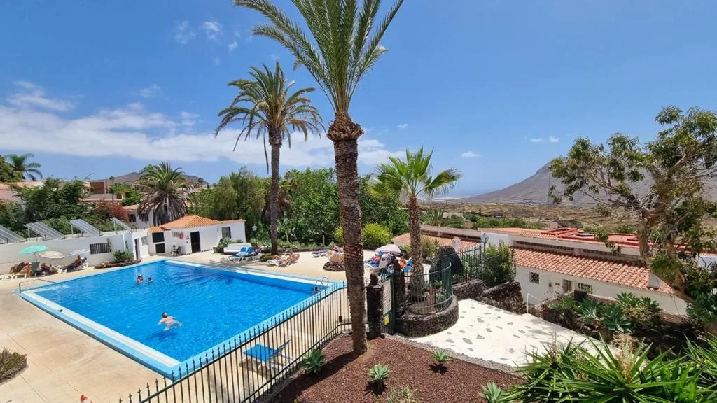 Casa — Villa Azure Horizon and Breeze - Panoramic Ocean View and Heated Pool
