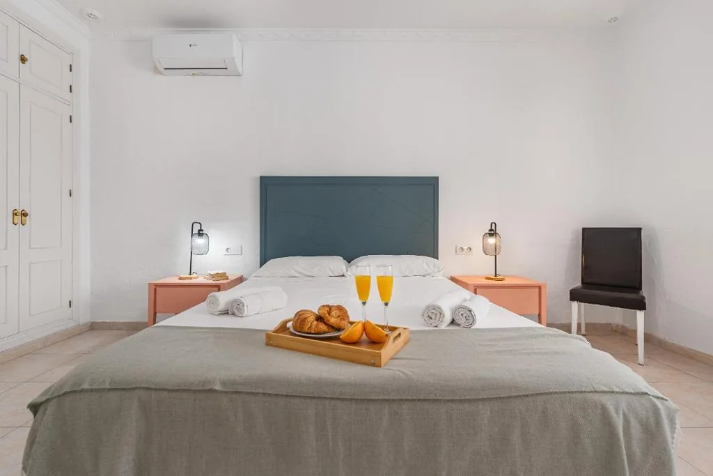 Villa Barbara mit großem Pool, ACs, Jacuzzi und strandnah
