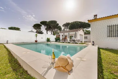 Villa Barbara mit großem Pool, ACs, Jacuzzi und strandnah — foto 4