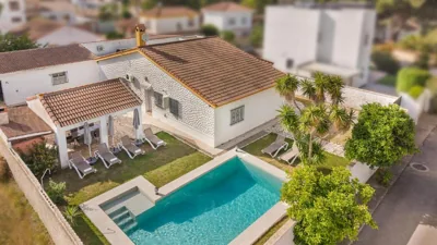 Villa Barbara mit großem Pool, ACs, Jacuzzi und strandnah — foto 9