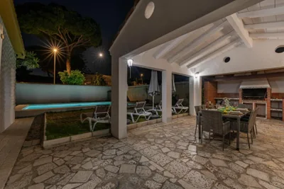 Villa Barbara mit großem Pool, ACs, Jacuzzi und strandnah — foto 12