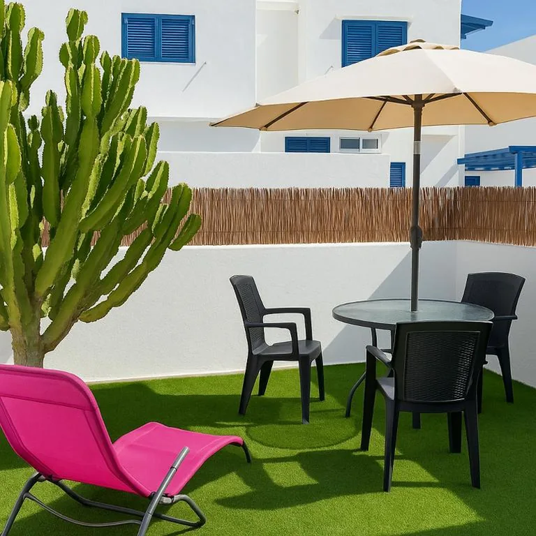 Casa Unifamiliar de 2 dormitorios — VILLA BARRACUDA - "Seaview 3min walk to the beach"