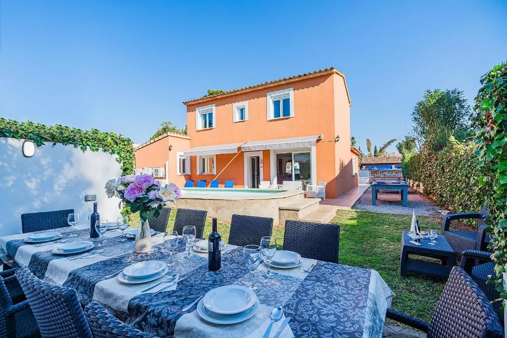 Villa con piscina privada — Villa Belgica