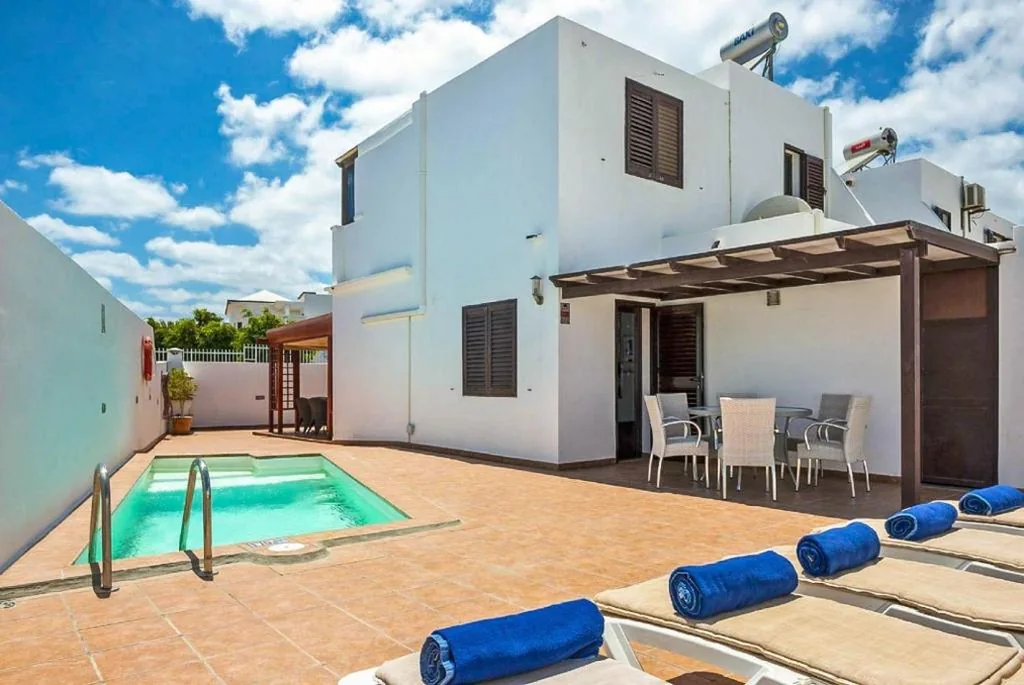 Villa — Villa Bellamar