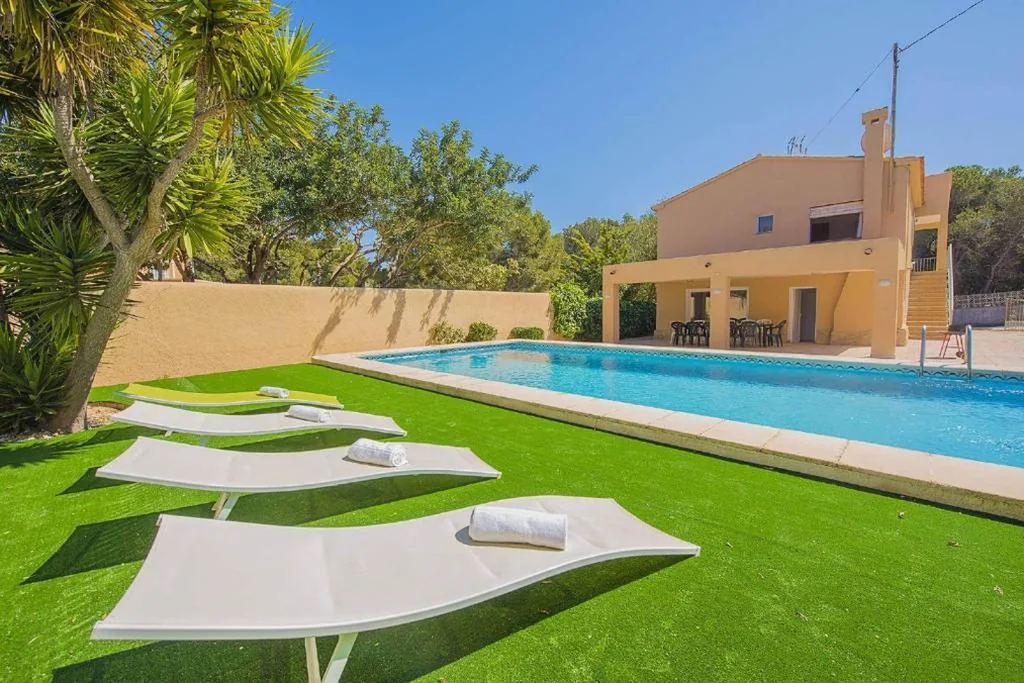 Villa — Villa Bernia - PlusHolidays
