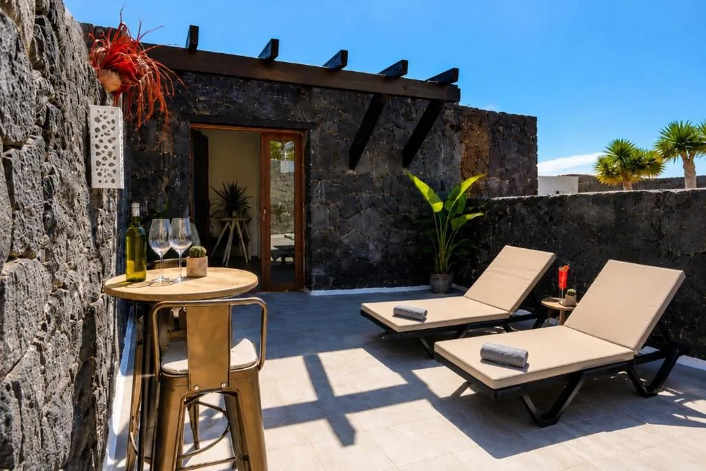 Villa Blanco - Romantic Hideaway - Private Villa for Couple