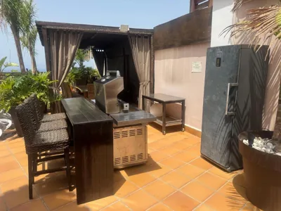 VILLA BLOSSOM in the beautiful area of Puerto Santiago Tenerife with 5 bedrooms for up to 10 guests private swimming pool and many other activities to entertain the family Secure parking for — foto 11