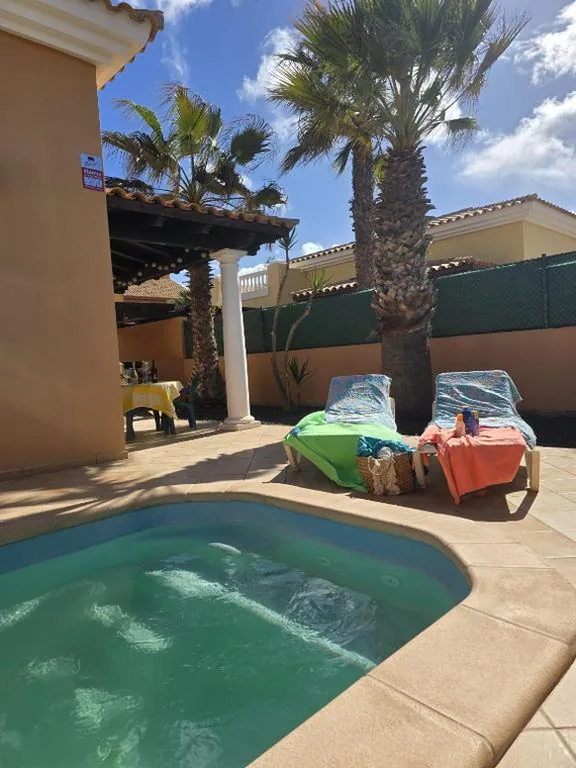 Villa met privézwembad — Villa Blue Heaven
