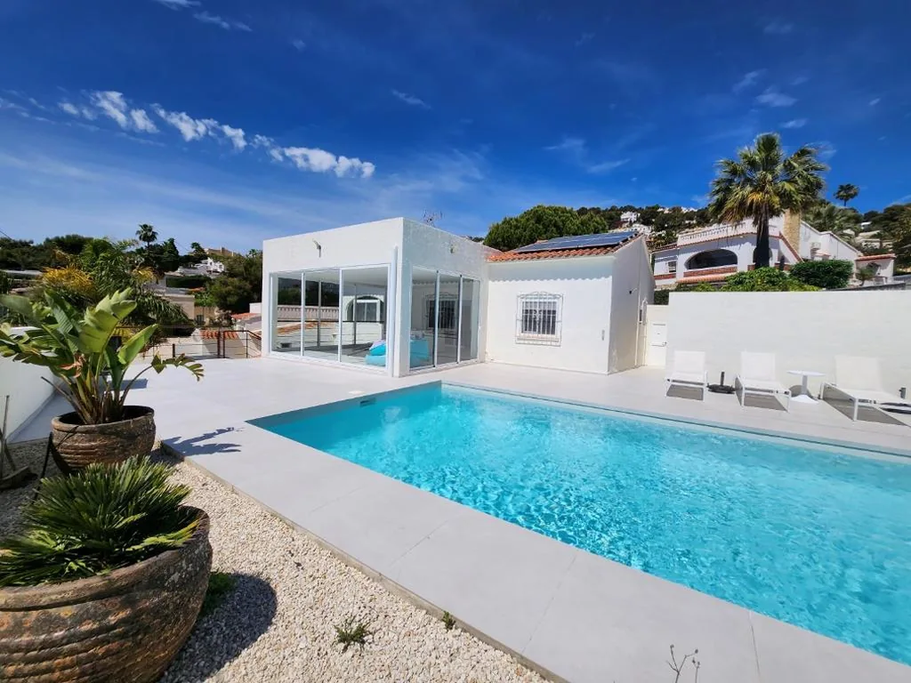 Villa con piscina privata — Villa Blue Lagoon Moraira