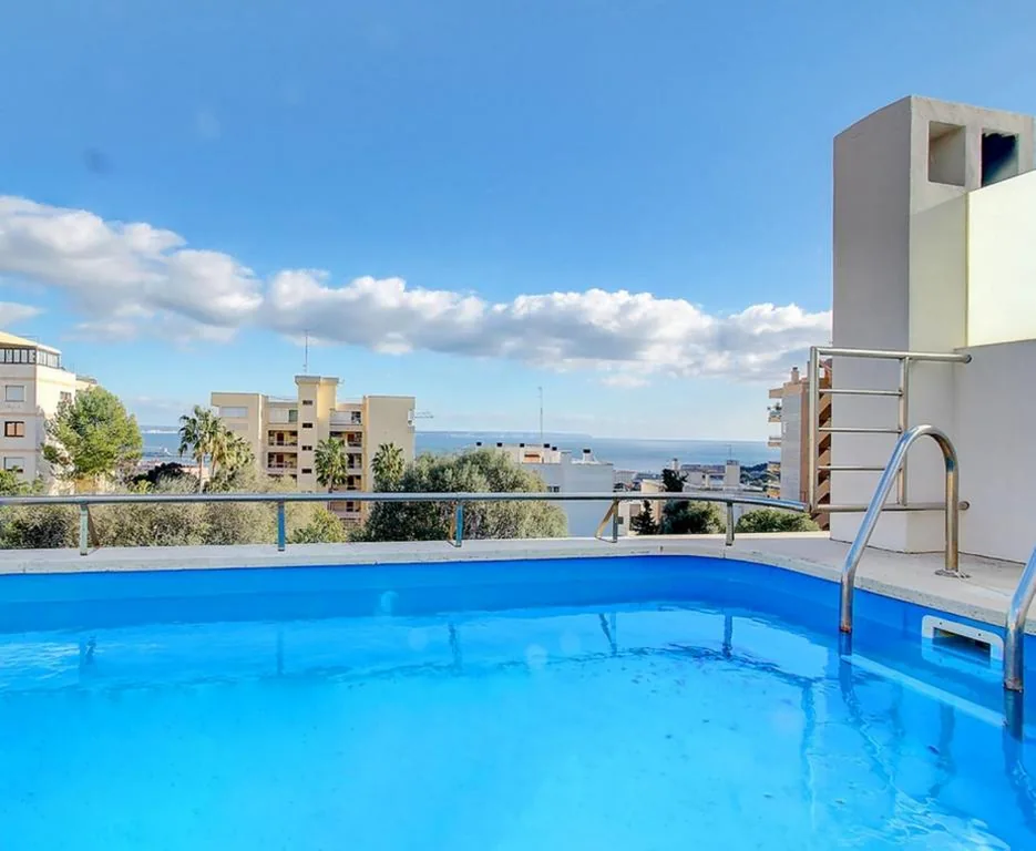 Three-Bedroom Detached House — VILLA BONANOVA STYLE