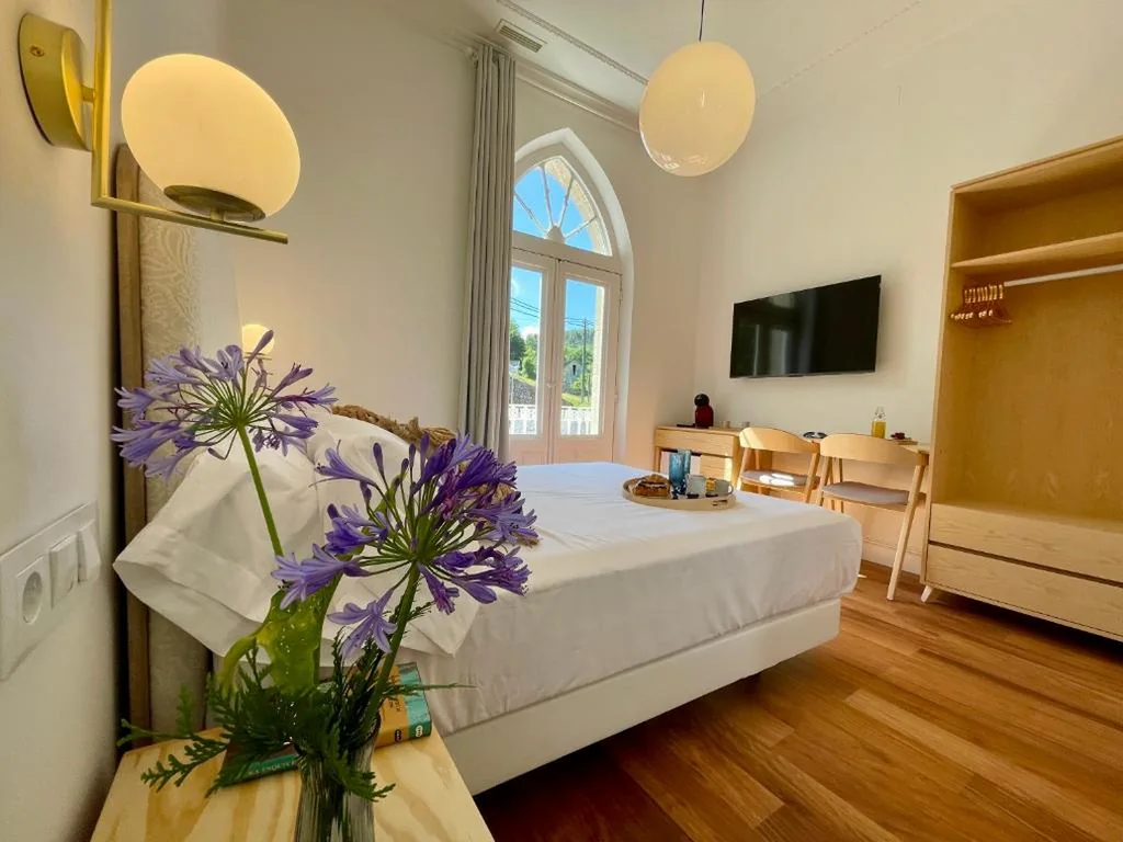 Habitación Doble con balcón — Villa Boutique 1880-Romantic Historic Boutique Hotel with Outdoor Jacuzzi