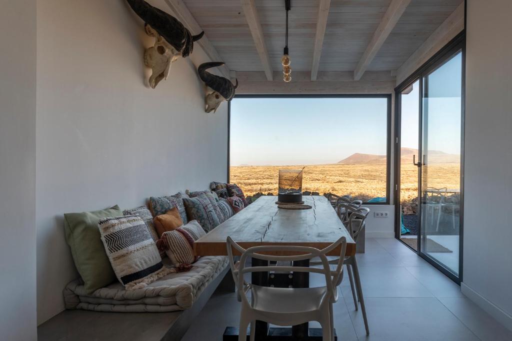 Villa Calderón Hondo. Top design , views and pool Lajares-Corralejo