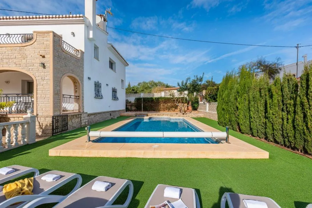 Villa Caleta - PlusHolidays