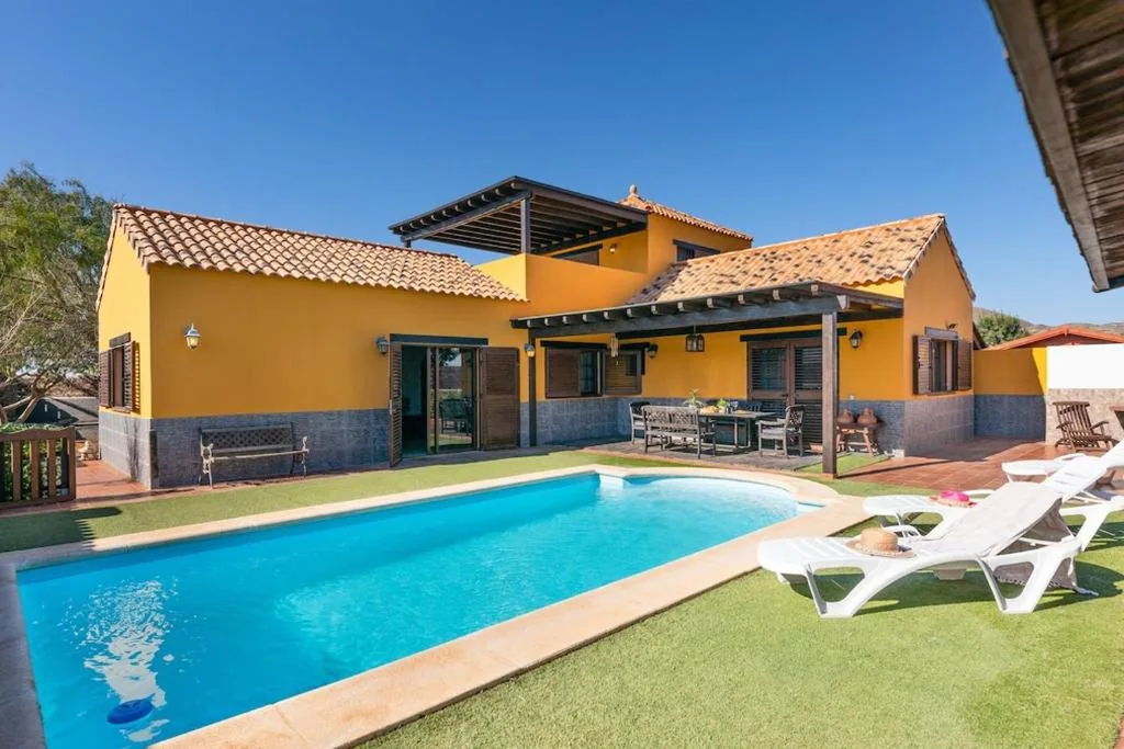 Villa con piscina privada — Villa Calma Private Pool La Oliva By Holidays Home
