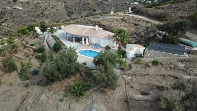 Villa Camakini with heated pool and sea View — photo 4