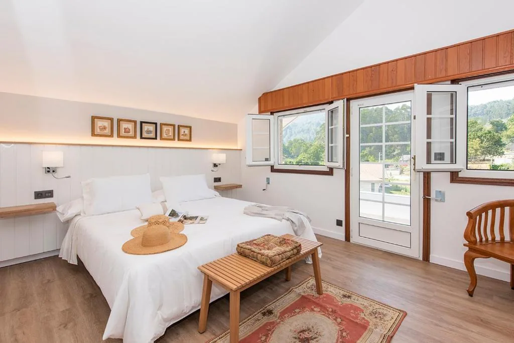 Villa mit Privatpool — Villa Campo Das Medas , en medio de la naturaleza con piscina privada de sal
