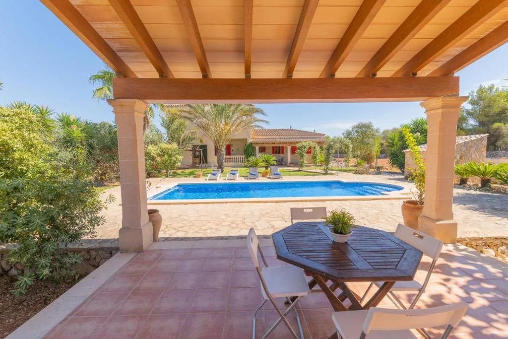 Villa met privézwembad — Villa Can Llinàs