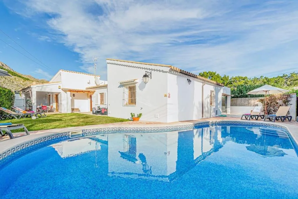Villa — Villa Can Singala