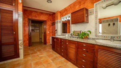VILLA CANTARES — foto 3
