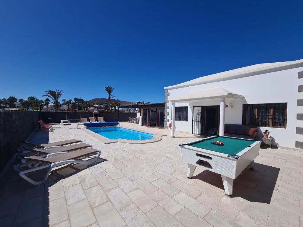 Villa — Villa Carla