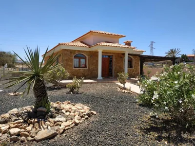 Villa Casa Del Sol 3 Bedroom Villa With Private Solar Covered 12m x 6m Pool Minimum Stay 7 Nights Chromecast And WiFi Throughout The Property — foto 7