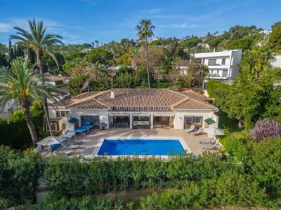 Villa Casa La Concha - Luxury 6 bedroom Villa in Marbella, Beautiful Mountain View, Heated Swimming Pool, 15min walk to Puerto Banus Beaches, Sleeps up to 12 — 写真 4