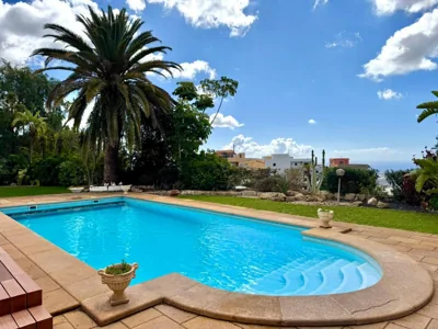 Villa Casa Lilo, en jardin grande,con una gran piscina, con pérgola y barbacoa — photo 6