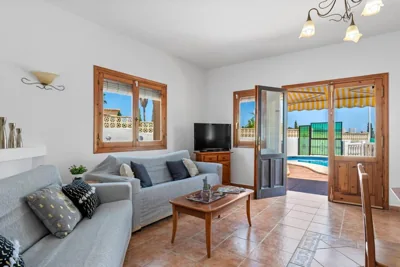 Villa Caseta de Sau - PlusHolidays — foto 5