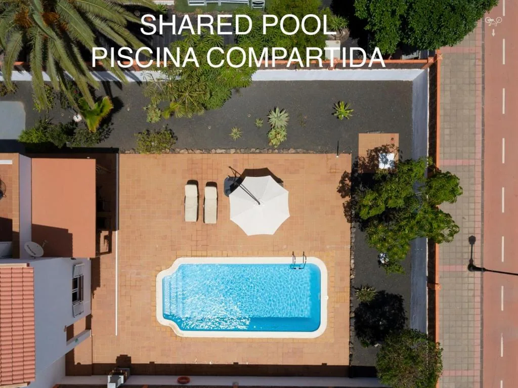Habitación Doble con vistas a la piscina — Villa Casiopea