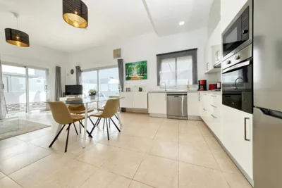 Villa Cassia - Private Pool, Foosball, BBQ, Air-Con and SAT Tv By Lanzarote Vacation Homes — foto 9