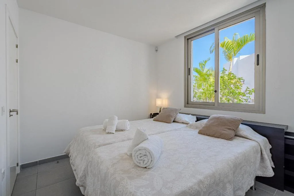 Villa Caterina, Luxury Villa with Heated Pool Ocean View in Adeje, Tenerife