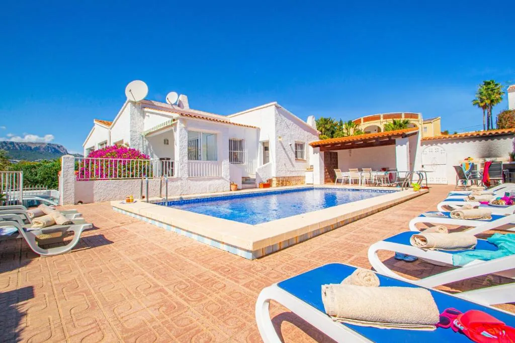 Villa Deluxe — Villa Catrina - Plusholidays