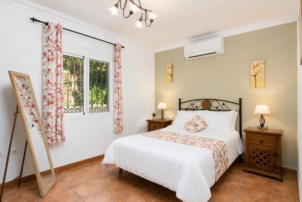 Villa Cecilia Large Private Pool AC WiFi