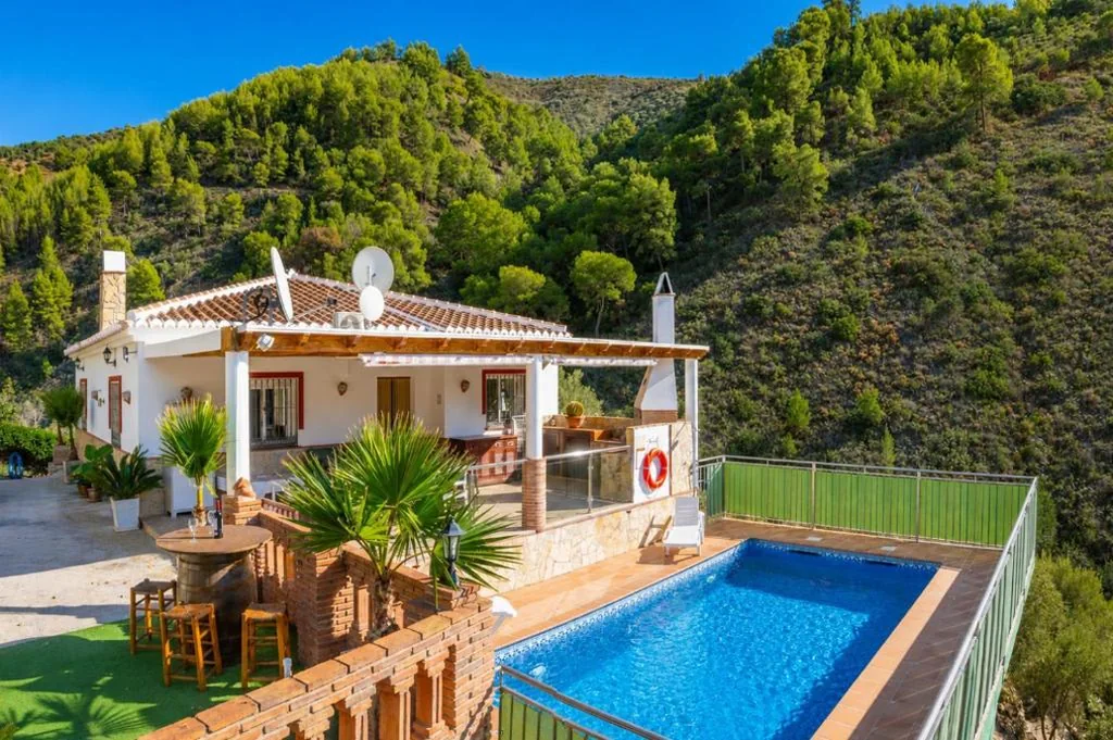 Villa — Villa Cecilia Large Private Pool AC WiFi